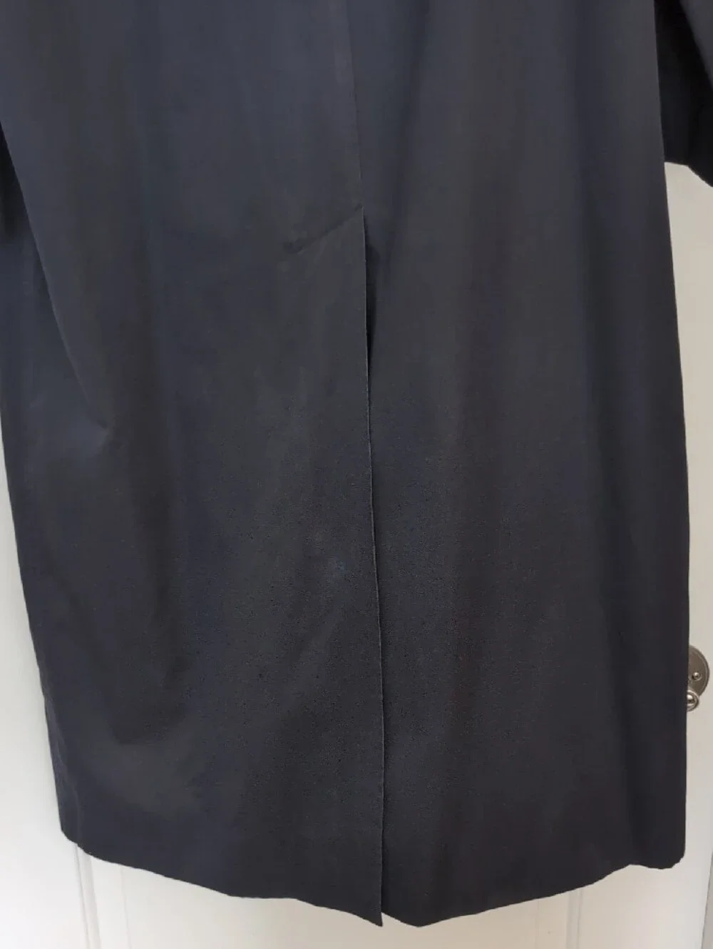 Burberry Trench Coat with Signature Check Lining - Picture 9 of 12